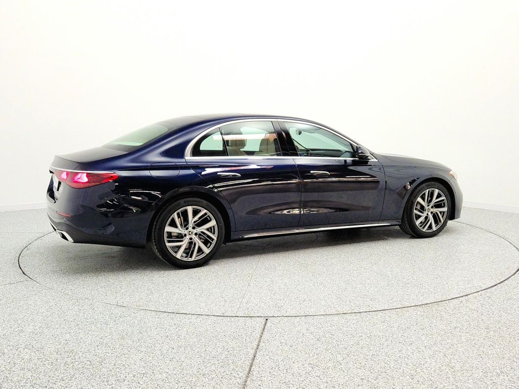 MERCEDES-BENZ E-CLASS - 5