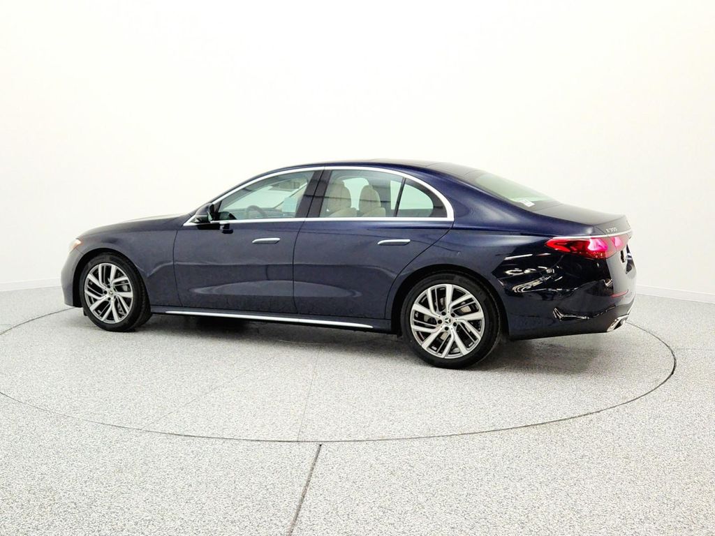 MERCEDES-BENZ E-CLASS - 8