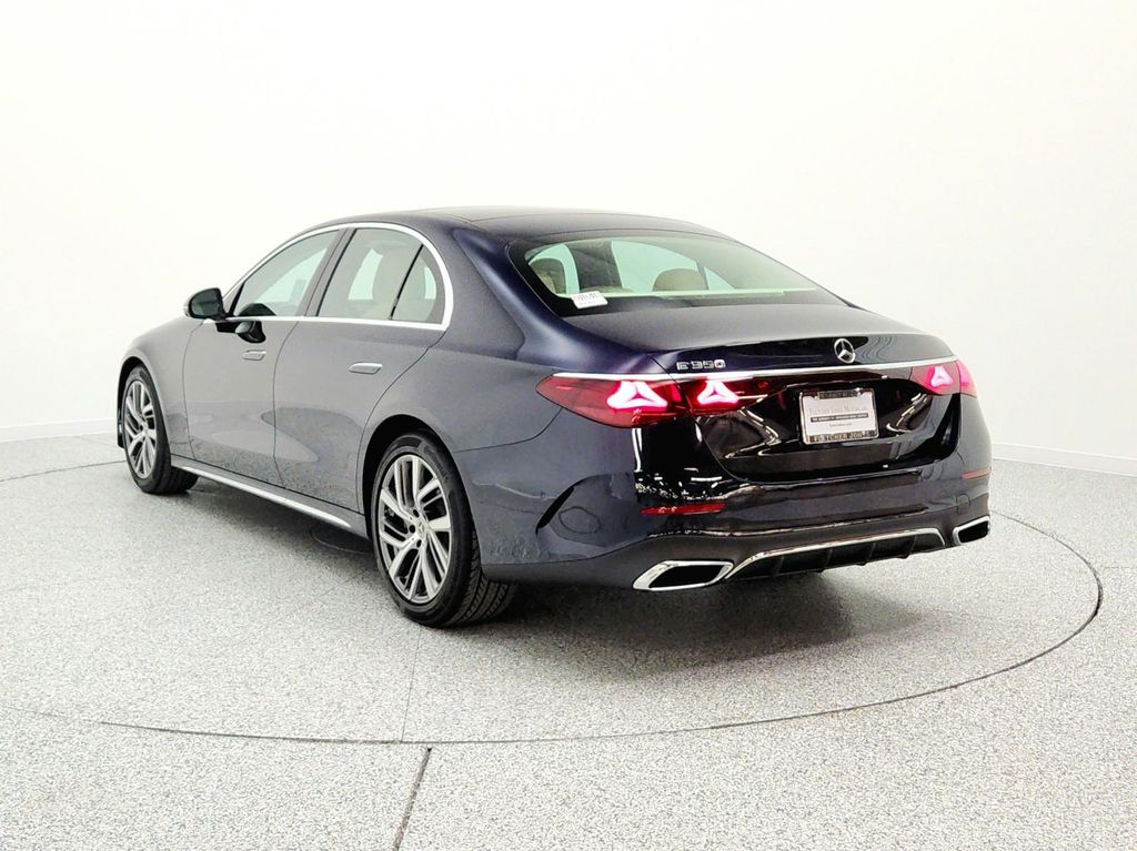 MERCEDES-BENZ E-CLASS - 7