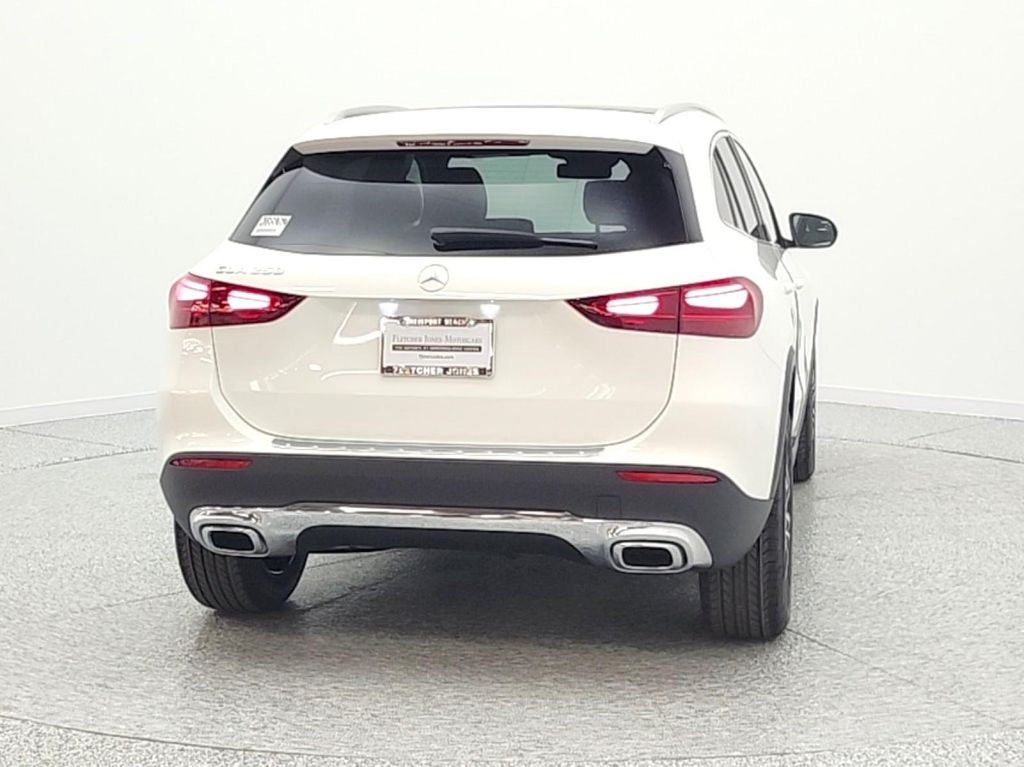 MERCEDES-BENZ GLA-CLASS - 6