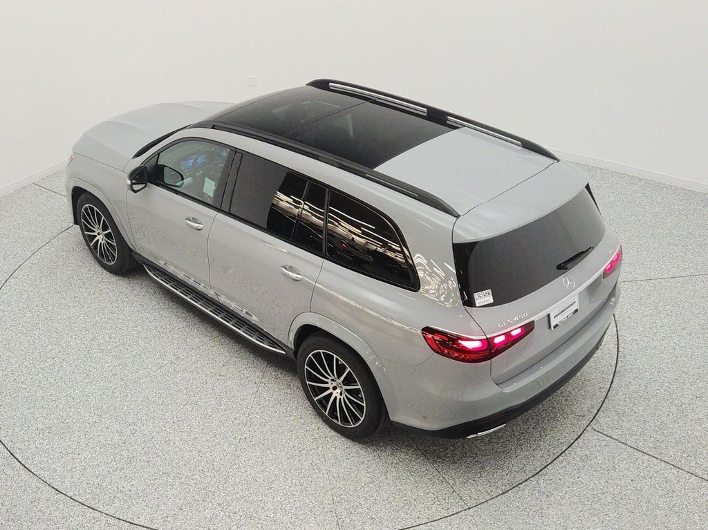 2026 Mercedes-BENZ GLS — миниатюра 22