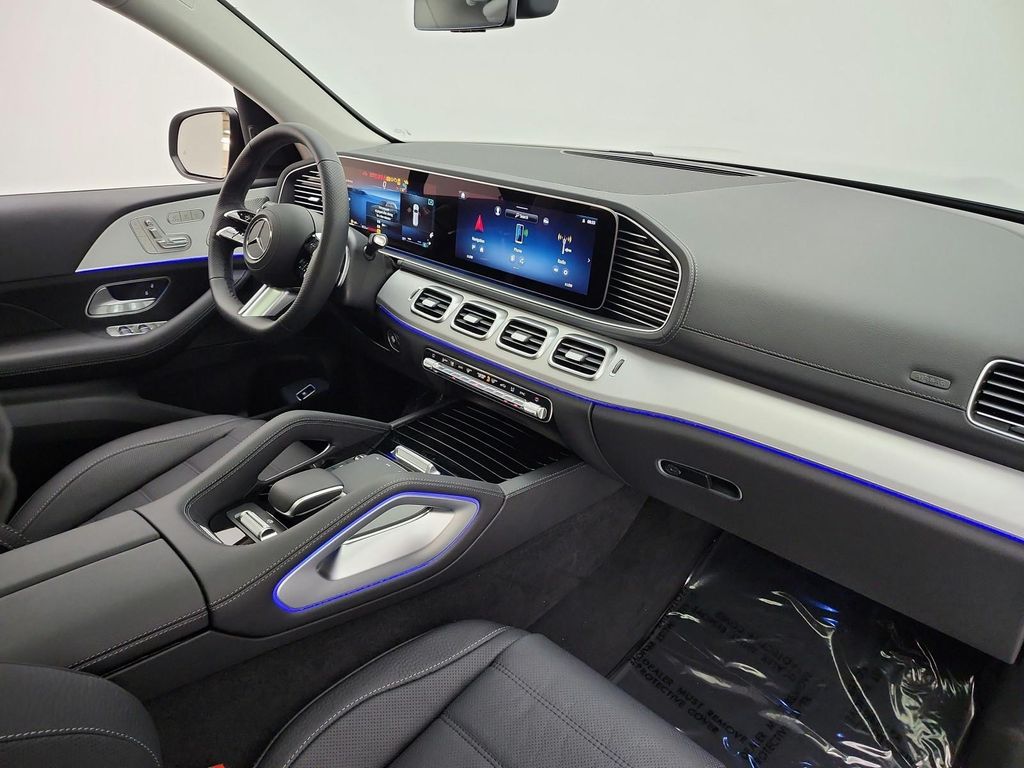 2026 Mercedes-BENZ GLS — миниатюра 15