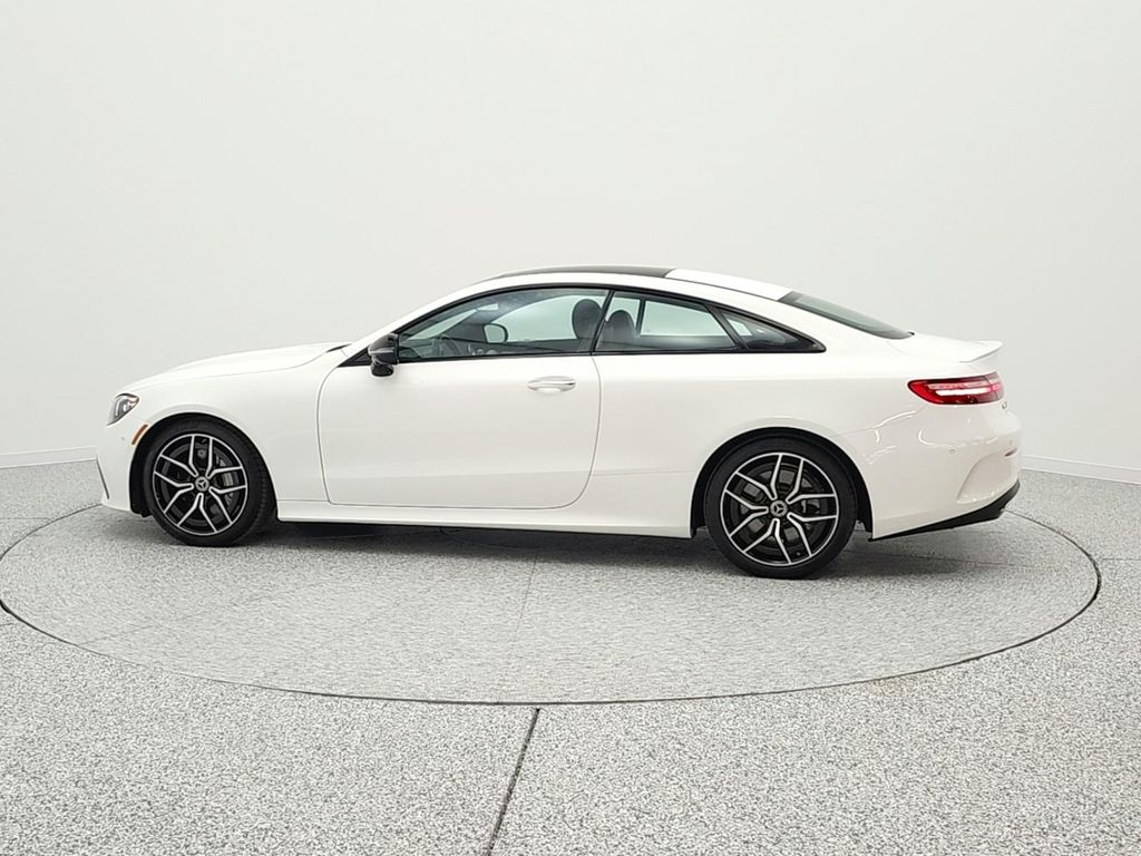 MERCEDES-BENZ E-CLASS - 8