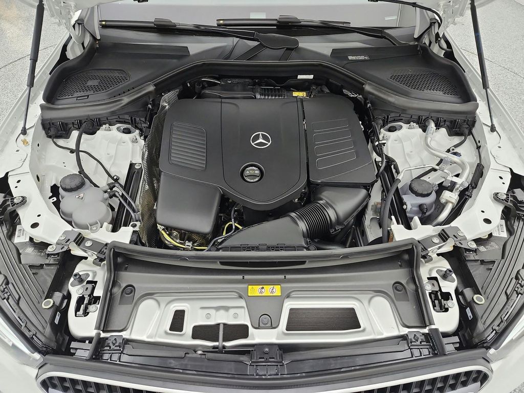 2026 Mercedes-BENZ GLC — миниатюра 12