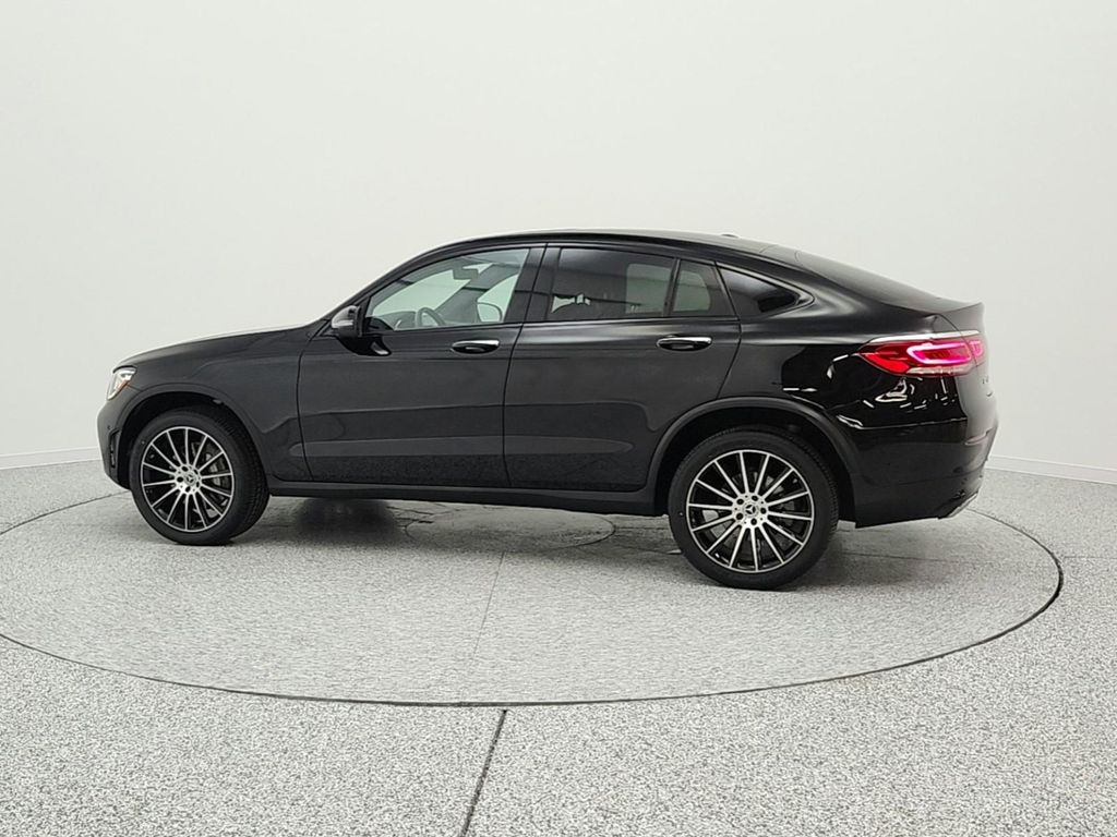 MERCEDES-BENZ GLC - 8