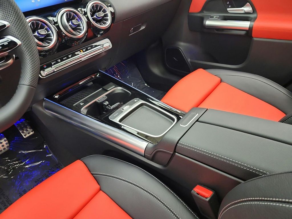 MERCEDES-BENZ GLA-CLASS AMG - 10