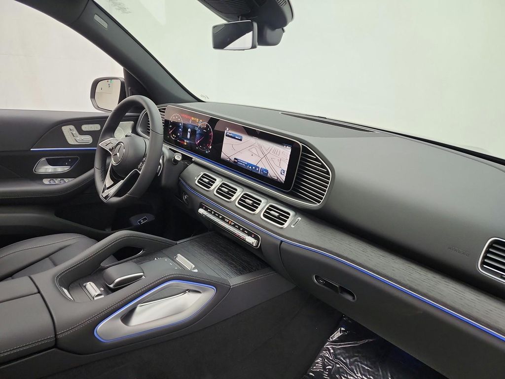 2026 Mercedes-BENZ GLE — миниатюра 14