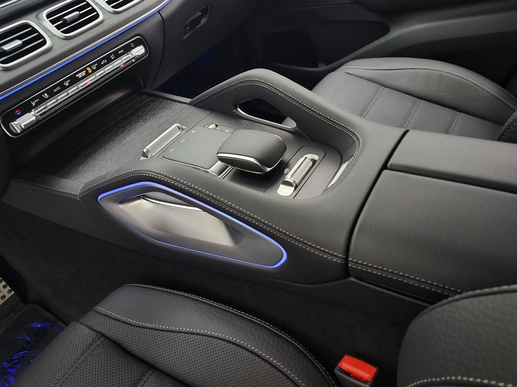 MERCEDES-BENZ GLS - 10