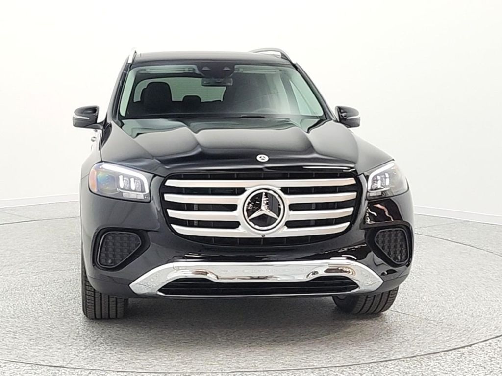2026 Mercedes-BENZ GLS — фото 2