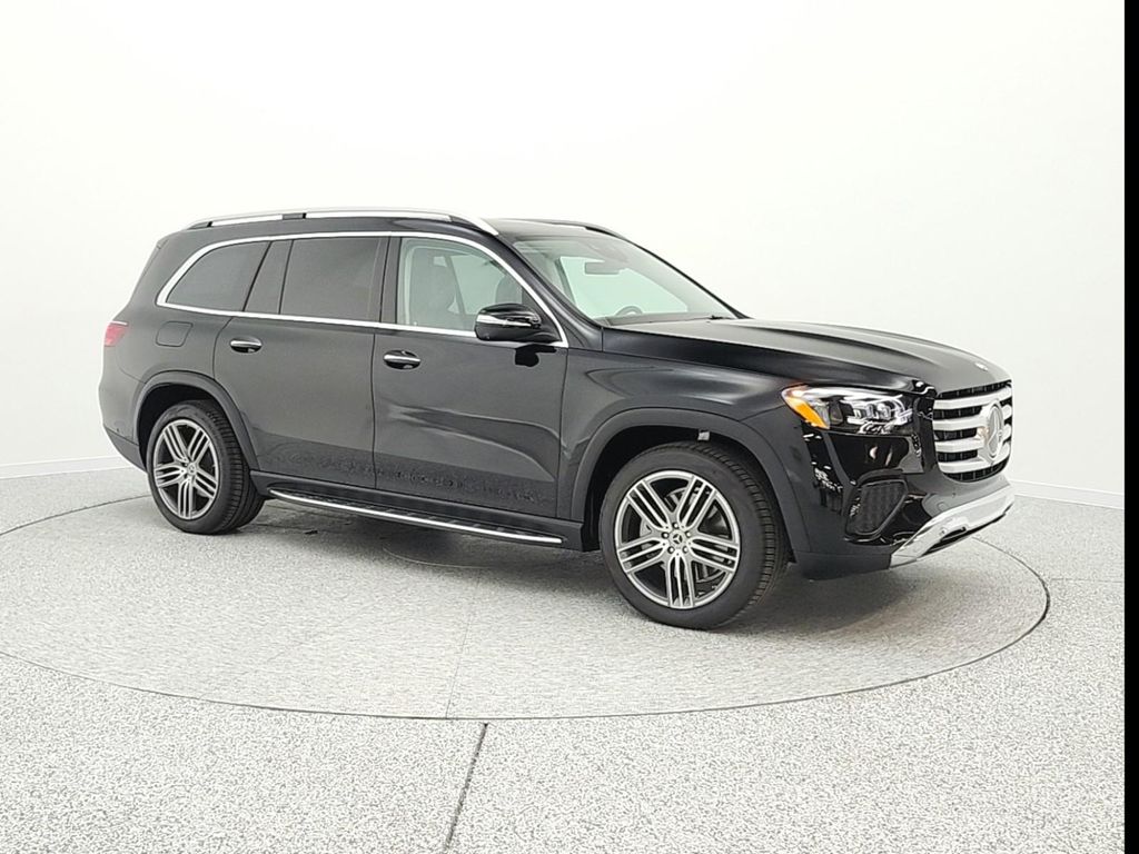 2026 Mercedes-BENZ GLS — фото 3