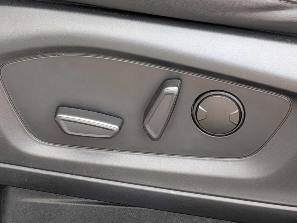 صورة مصغرة 15 لـ 2023 FORD EXPLORER XLT