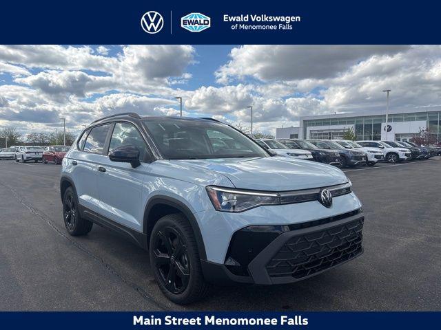 New 2026 Volkswagen Taos SE Black