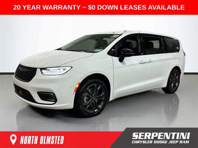 New 2026 Chrysler Pacifica L