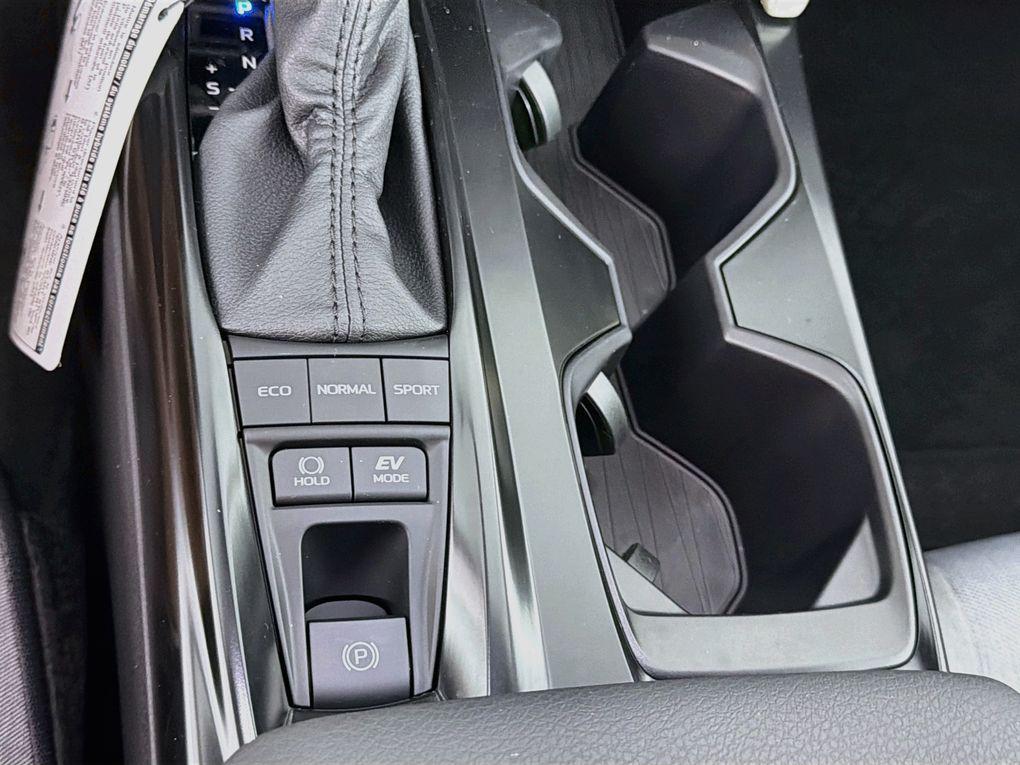 صورة مصغرة 21 لـ 2026 Toyota CAMRY LE