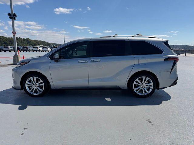 2024 Toyota SIENNA PLATINUM 7 PASSENGER photo 6