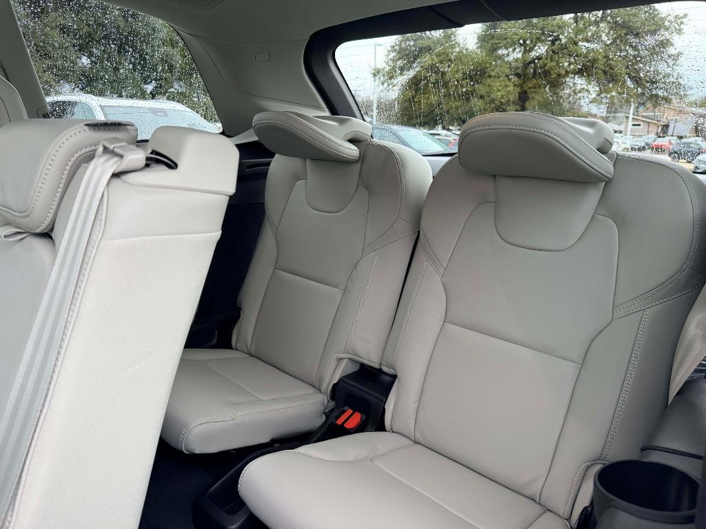 صورة مصغرة 16 لـ 2026 Volvo XC90 PLUG-IN HYBRID T8 ULTRA 7-SEATER