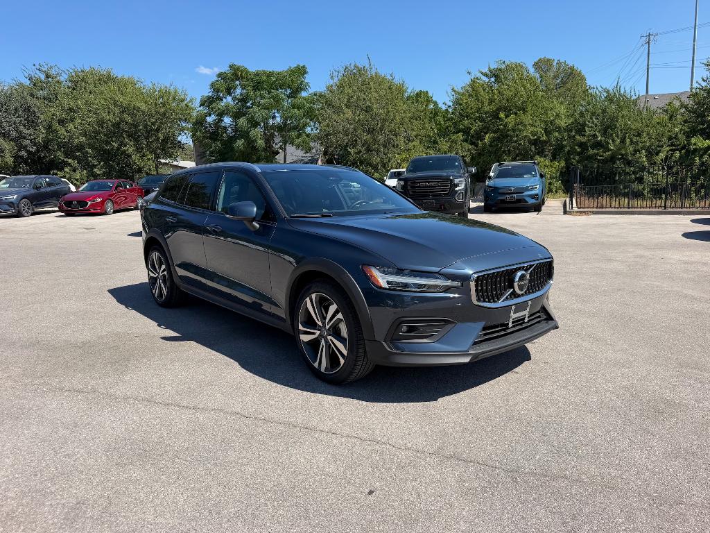 2025 Volvo V60 CROSS COUNTRY B5 PLUS — миниатюра 7