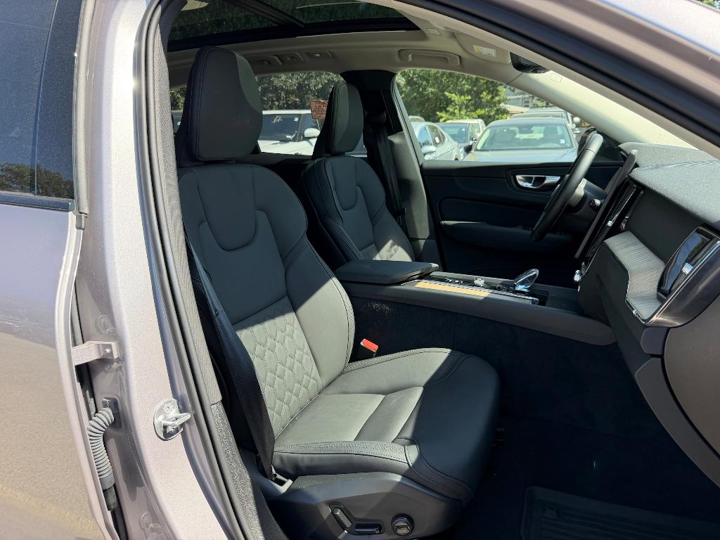 2026 Volvo XC60 B5 PLUS 照片 10