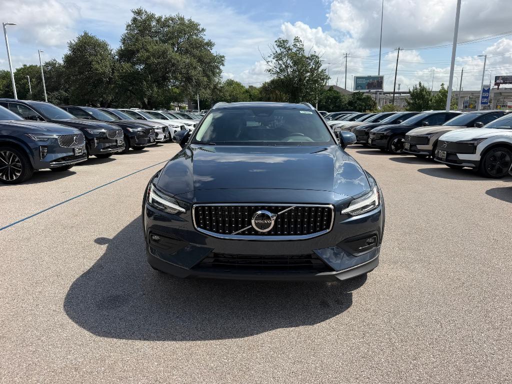 2026 Volvo V60 CROSS COUNTRY B5 PLUS — фото 5