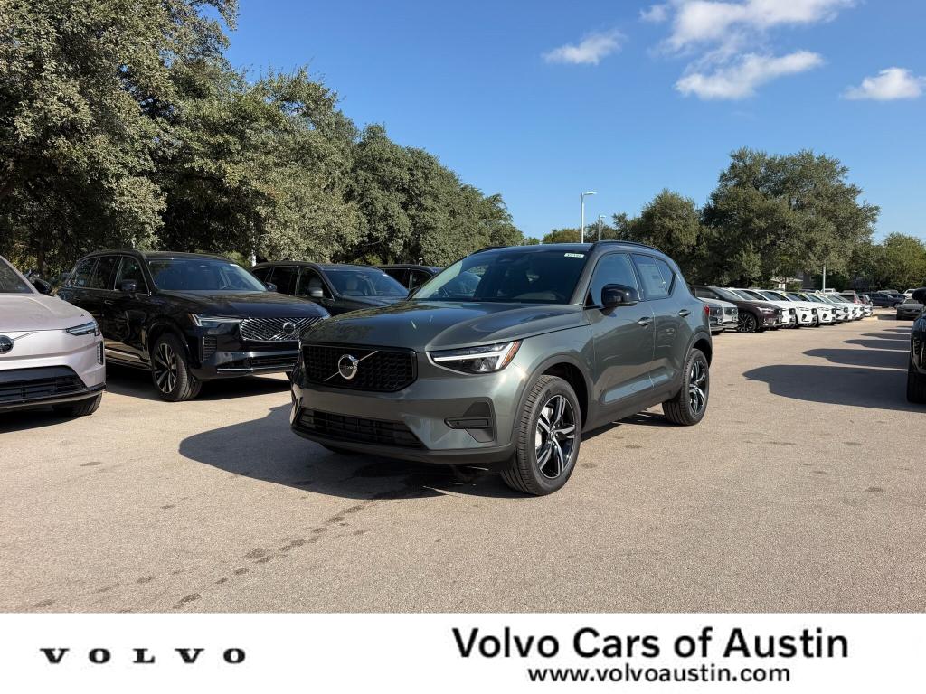 New 2026 Volvo XC40 B4 Core