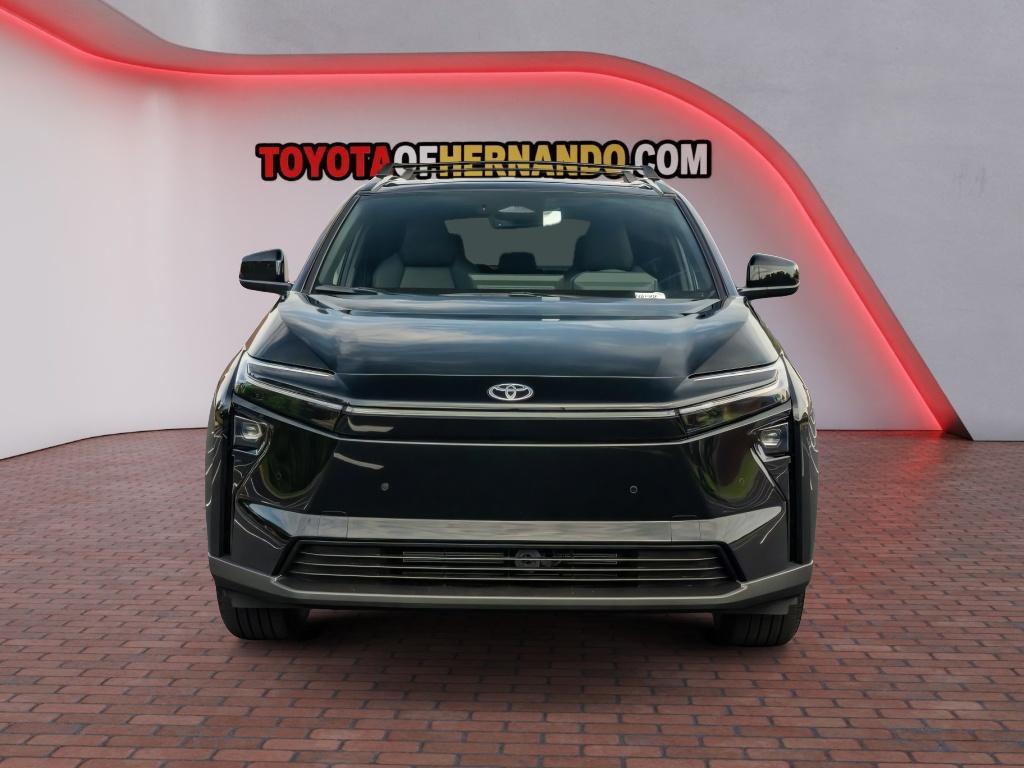 2026 Toyota BZ XLE PLUS — фото 2
