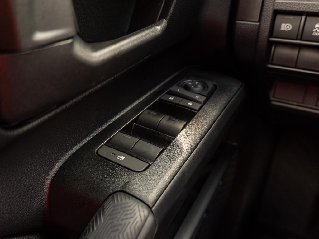 صورة مصغرة 29 لـ 2026 Toyota 4RUNNER SR5