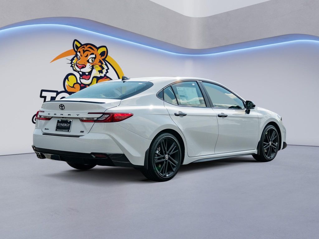 صورة 6 لـ 2026 Toyota CAMRY NIGHTSHADE