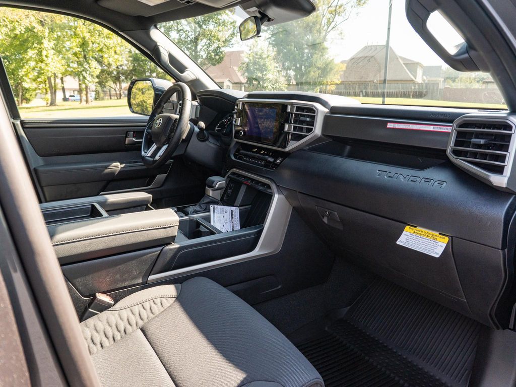 صورة مصغرة 17 لـ 2026 Toyota TUNDRA SR5