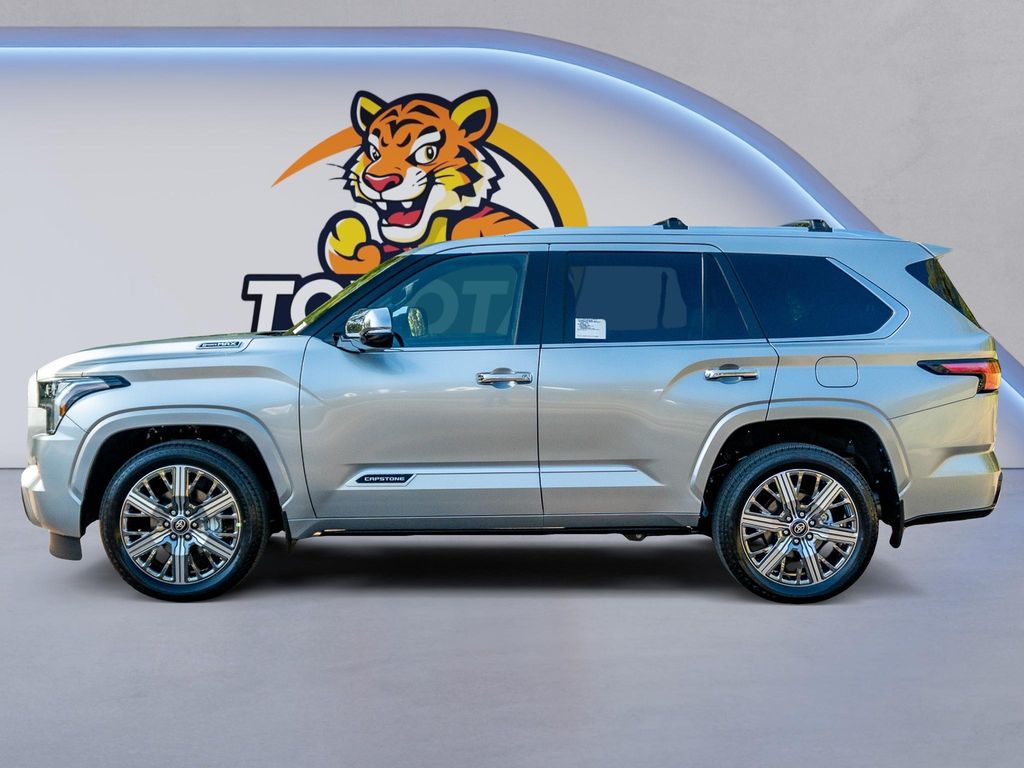 2026 Toyota SEQUOIA CAPSTONE — фото 9