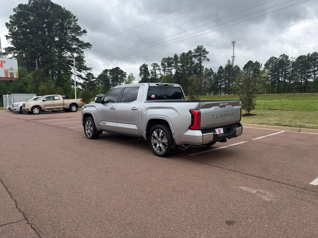 TOYOTA TUNDRA - 7
