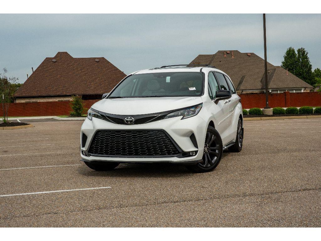 New 2026 Toyota Sienna XSE 7 Passenger