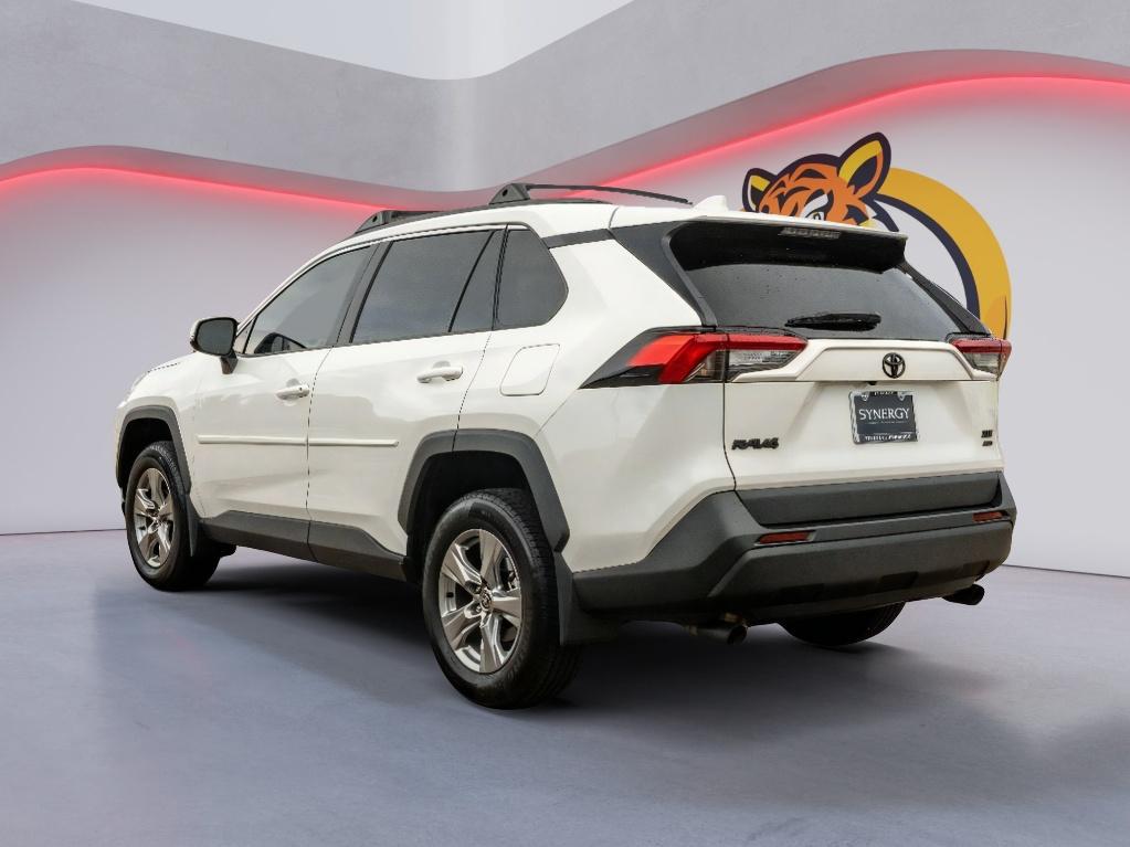 صورة 8 لـ 2024 Toyota RAV4 XLE