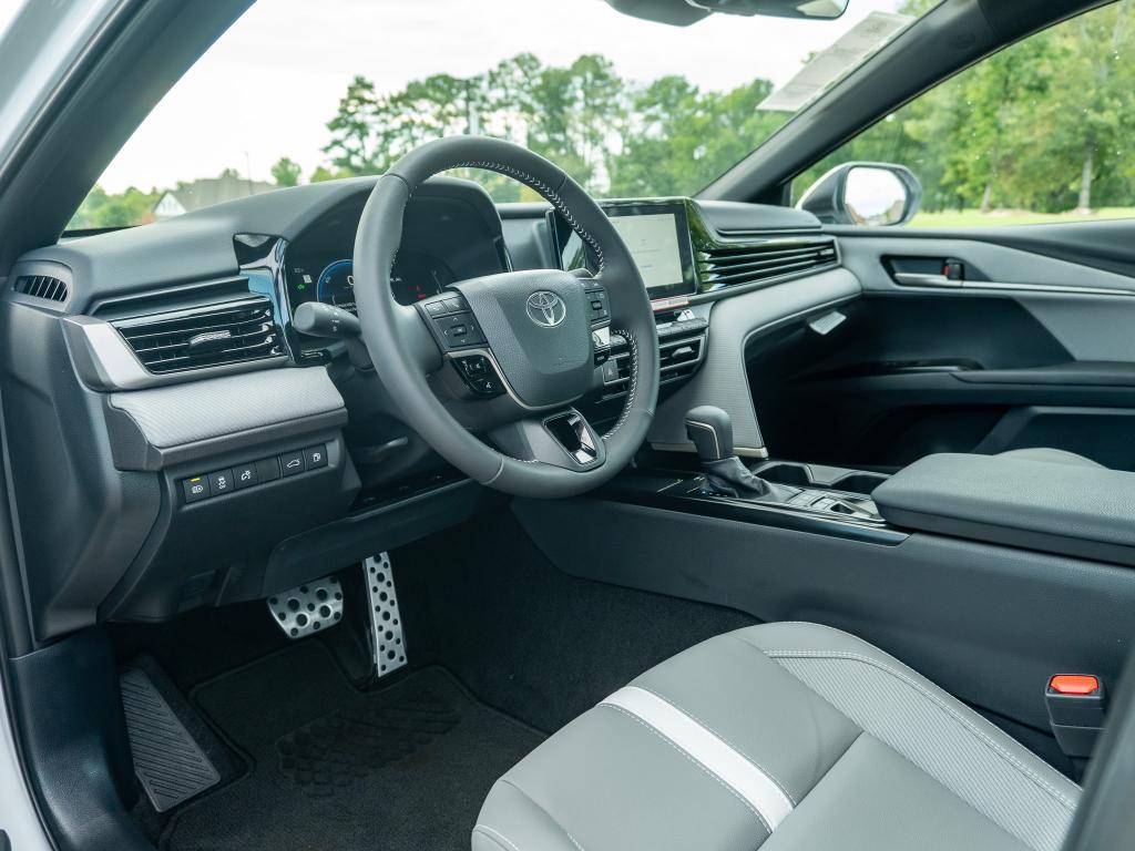 2026 Toyota CAMRY SE — миниатюра 11