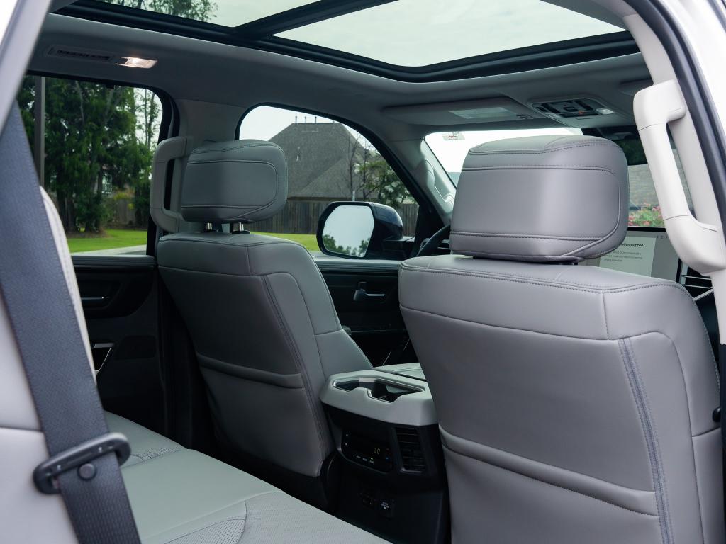 2024 Toyota SEQUOIA LIMITED 缩略图 18