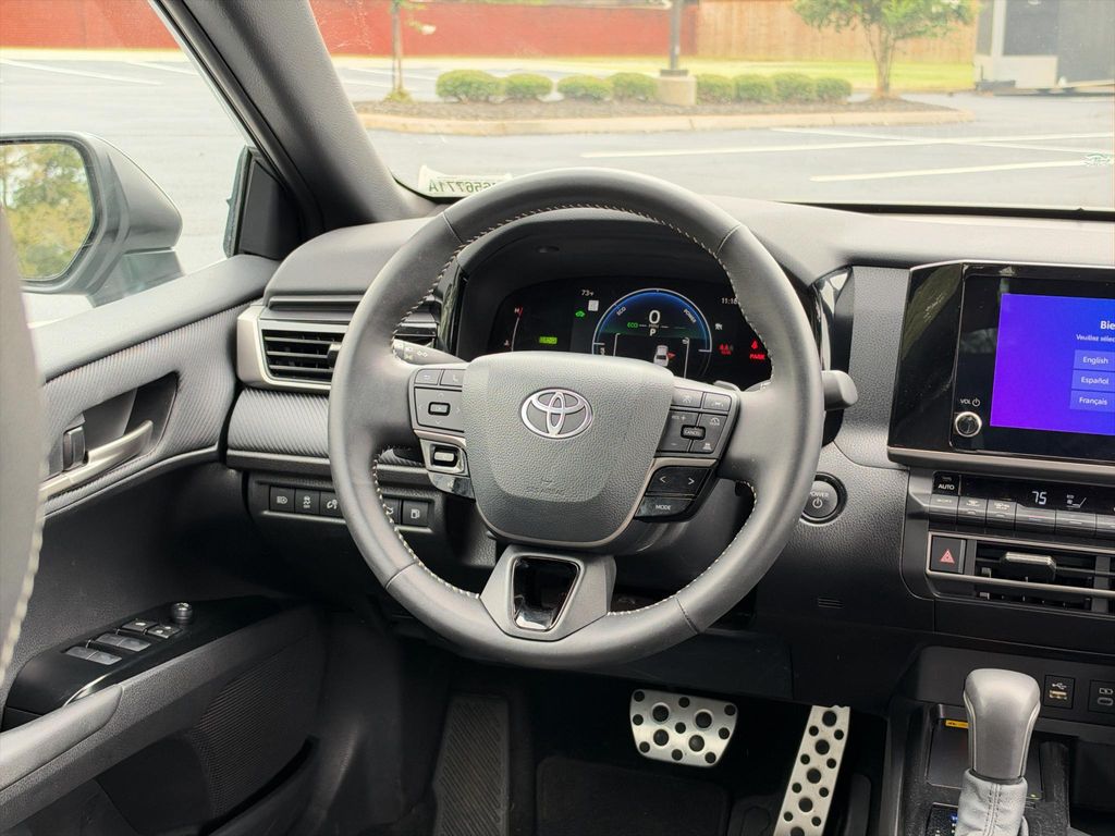 صورة مصغرة 22 لـ 2026 Toyota CAMRY LE
