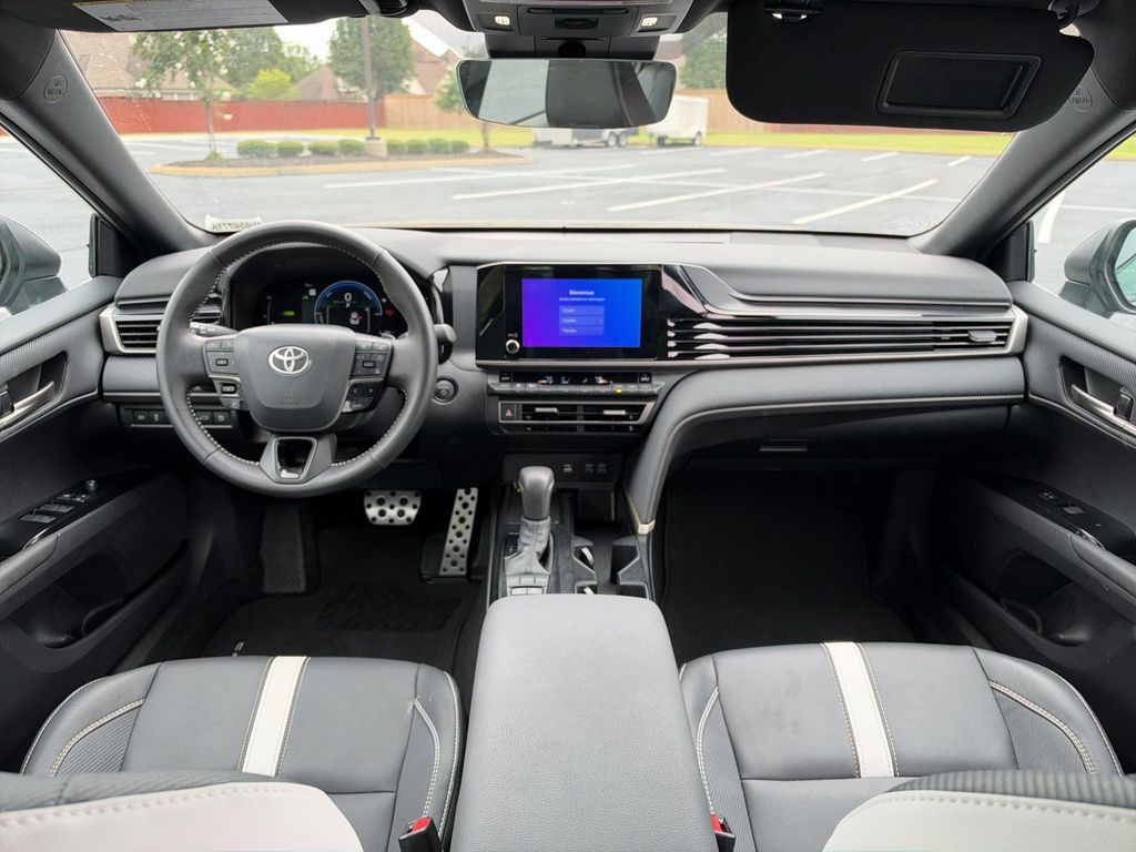 صورة مصغرة 21 لـ 2026 Toyota CAMRY LE