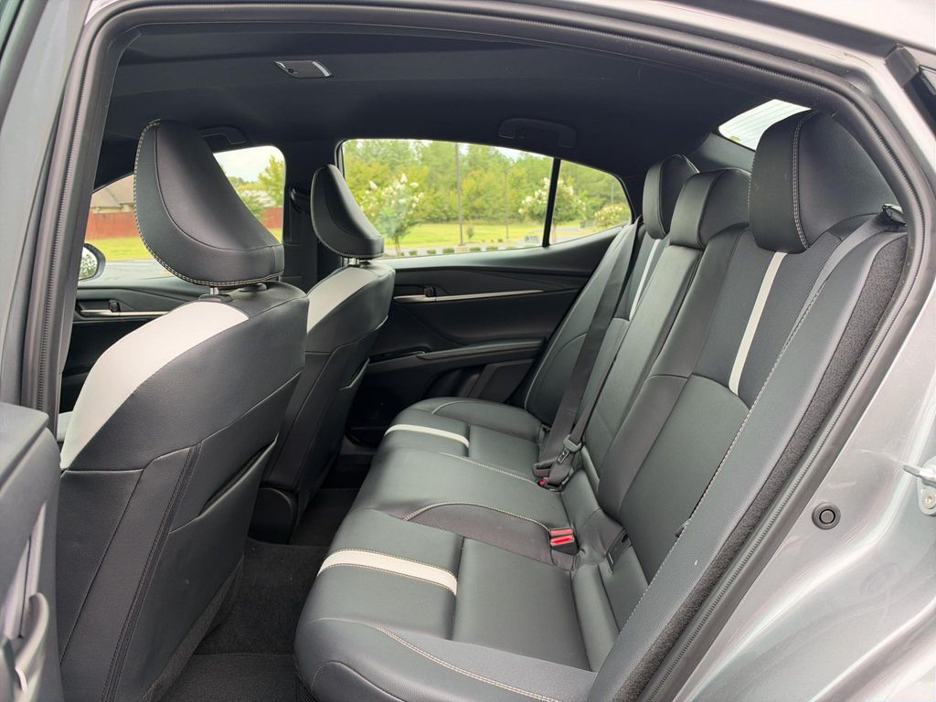 صورة مصغرة 15 لـ 2026 Toyota CAMRY LE
