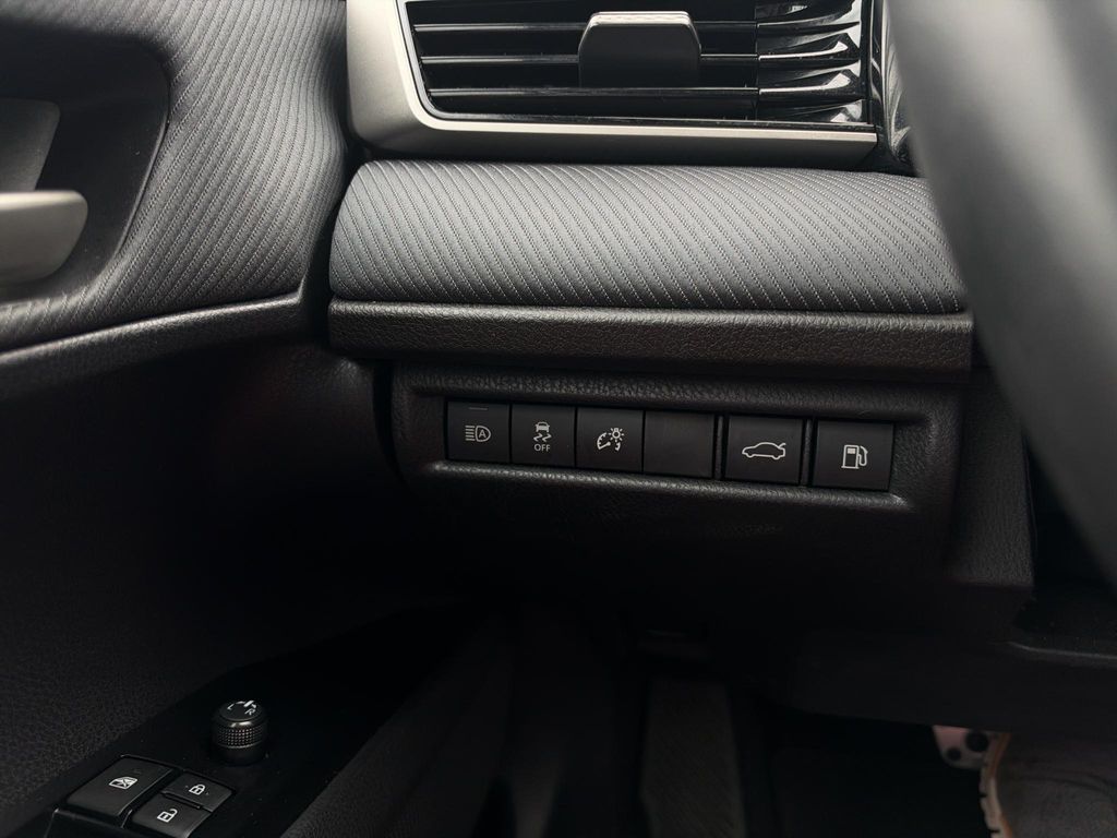 صورة مصغرة 28 لـ 2026 Toyota CAMRY LE