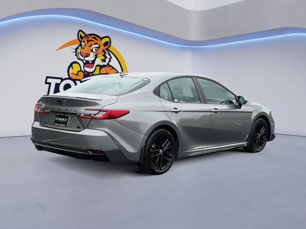 صورة 6 لـ 2026 Toyota CAMRY LE