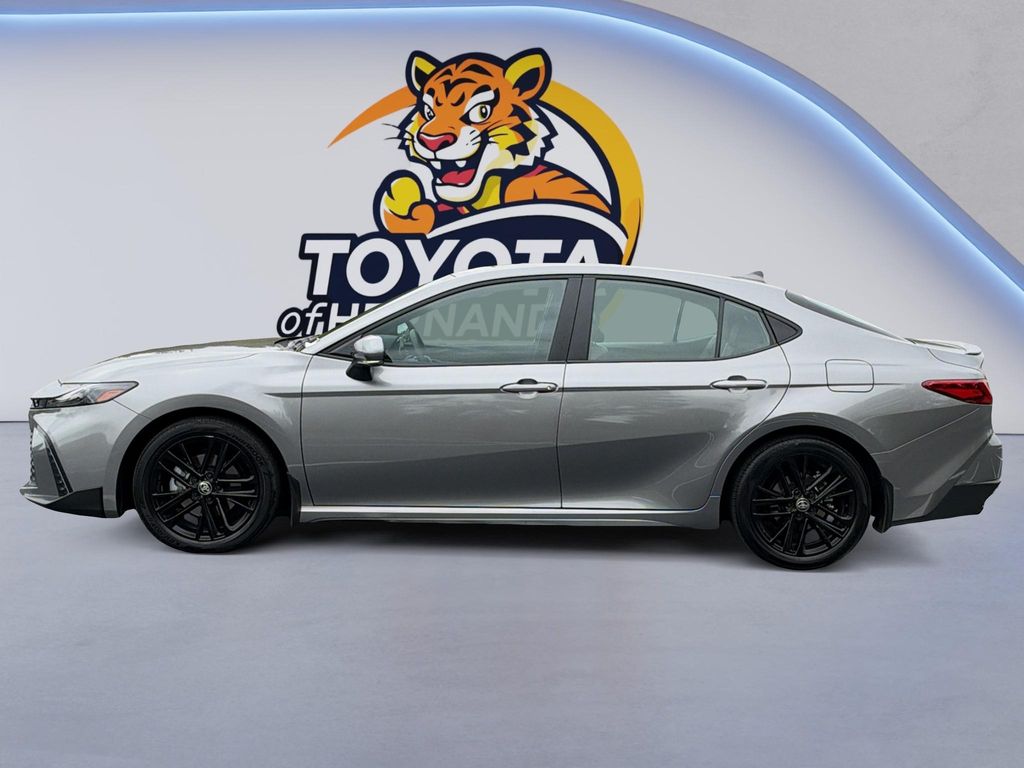 صورة 9 لـ 2026 Toyota CAMRY LE