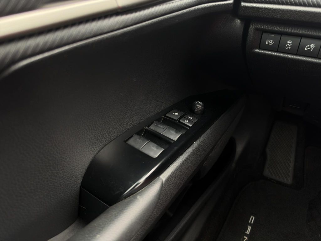 صورة مصغرة 29 لـ 2026 Toyota CAMRY LE