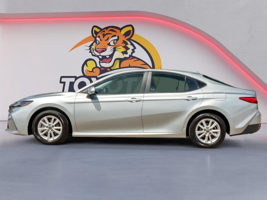 صورة 9 لـ 2026 Toyota CAMRY LE