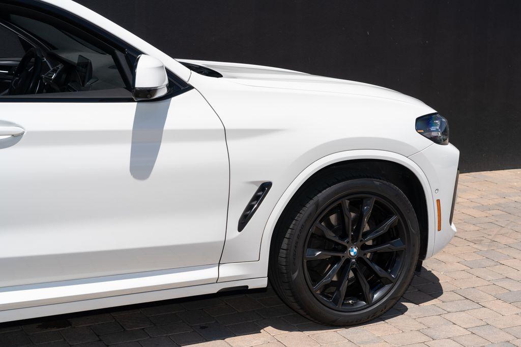 صورة 9 لـ 2024 BMW X4 XDRIVE30I