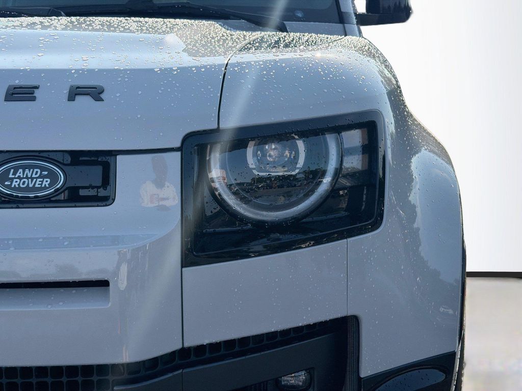 2026 LAND Rover DEFENDER P500 X-DYNAMIC SE — фото 9