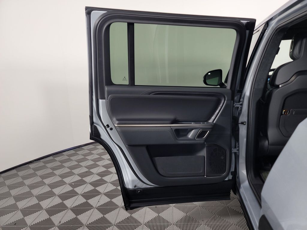 2024 Rivian R1S ADVENTURE QUAD MOTOR LARGE PACK — миниатюра 17