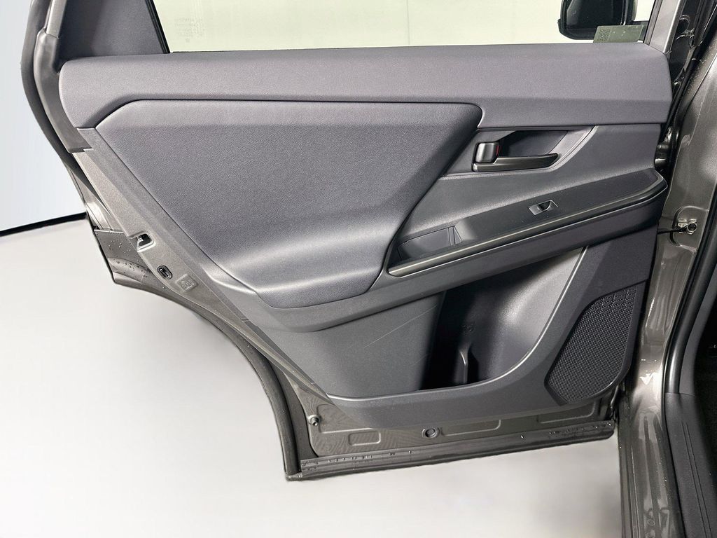 صورة مصغرة 21 لـ 2026 Toyota BZ XLE PLUS