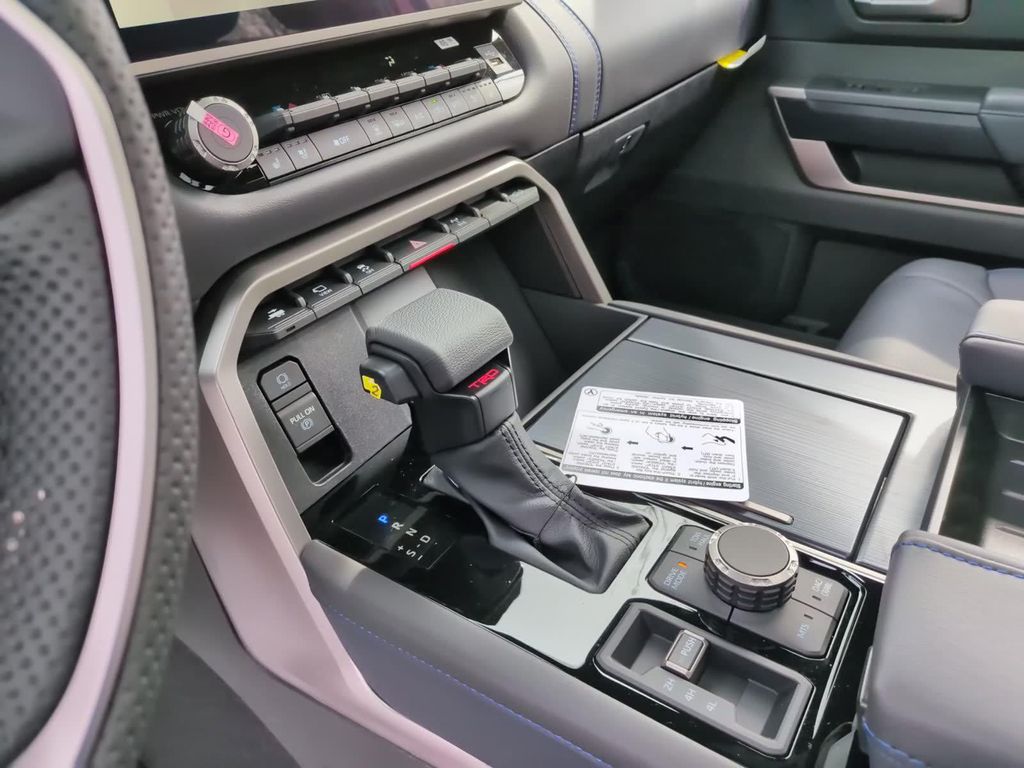 2026 Toyota TUNDRA HYBRID PLATINUM — миниатюра 28