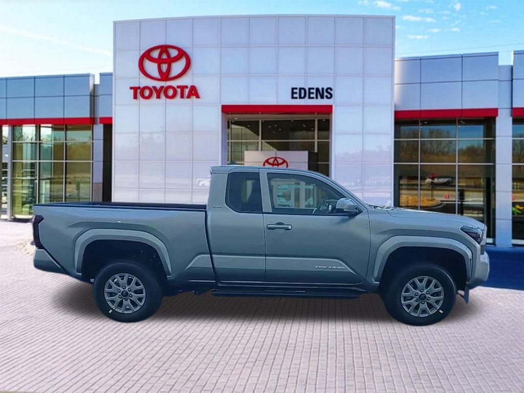 2026 Toyota TACOMA SR5 — фото 2