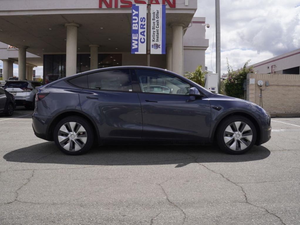 TESLA MODEL Y LONG RANGE - 3