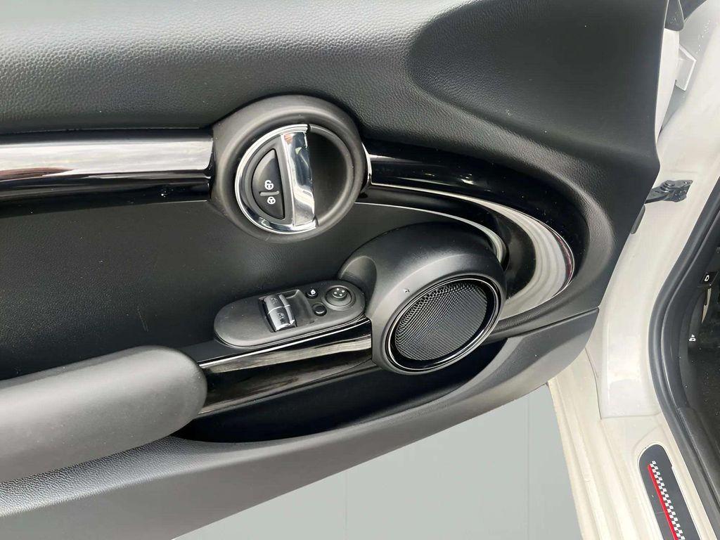 2023 MINI HARDTOP JOHN COOPER WORKS — миниатюра 11